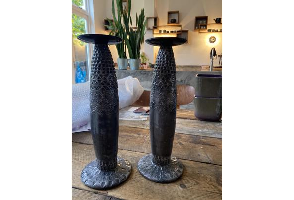 Twee keramieken kandelaars - image