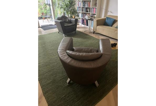 Twee comfortabele leren fauteuils - Unknown