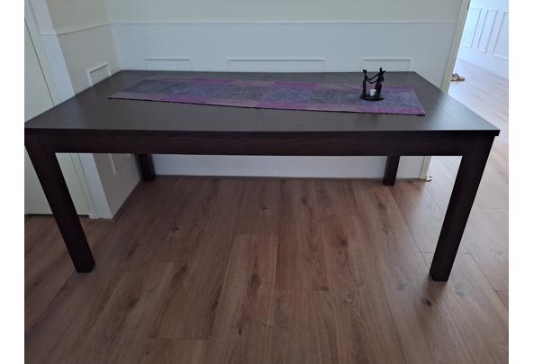 Eettafel, donker fineer - 20260812_083227