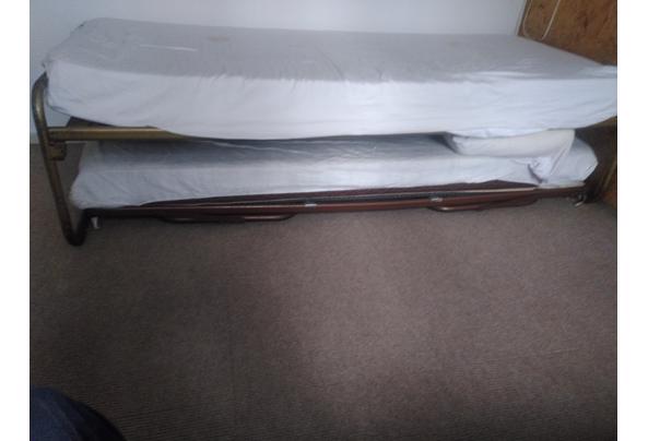 Bedden met spiraalbodem en buisframe - IMG_20251126_102320