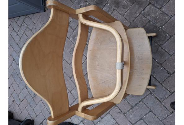 Houten kinderstoel met afneembare beugel - 20250506_153501