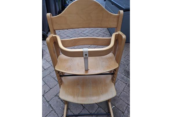 Houten kinderstoel met afneembare beugel - 20250506_153506