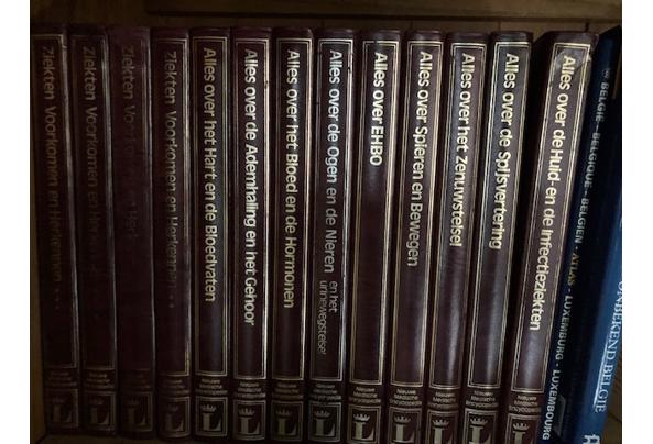 Nieuwe medische encyclopedie  - 3294B7AE-0102-4BE8-AF6C-A849B51E6790