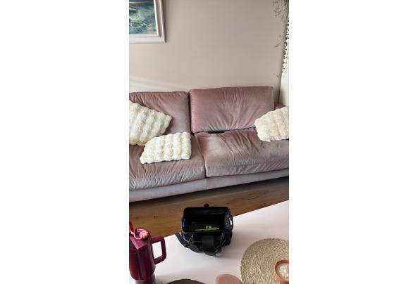 Eettafel bankstel en salon tafel grenen geverfd  - 98495545-6284-46C3-808A-2D0023F78761