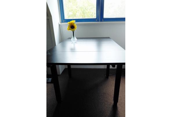 Eettafel 90 bij 90 uitschuifbaar - 2-zijde-uitgeschoven-