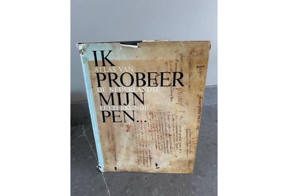 Vele boeken in goede staat om af te halen om ruimte in boekenkast te krijgen - IMG_4008