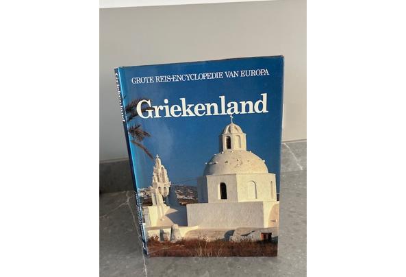 Vele boeken in goede staat om af te halen om ruimte in boekenkast te krijgen - IMG_4009