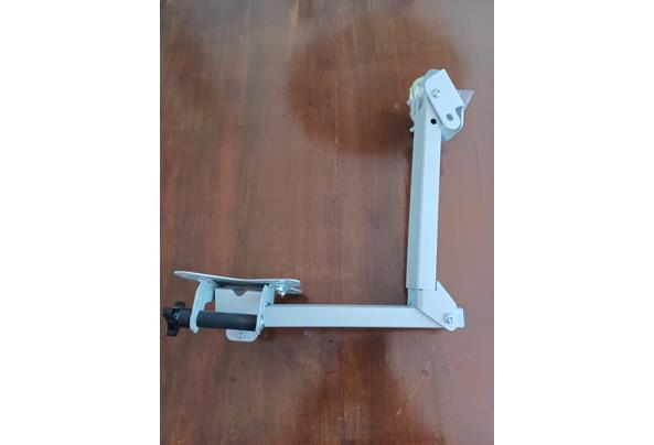 draagarm voor tv in caravan  - 17523153137178849488216398323528