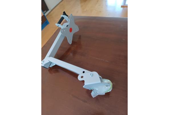 draagarm voor tv in caravan  - 17523153701125637697162402192423