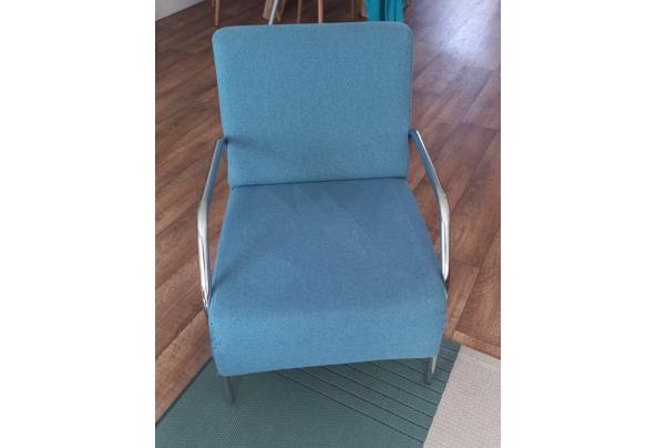 Blauwe fauteuil van WOOOD - 20230606_111553