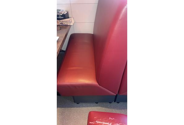 Heeft aandacht nodig goede en minder goede stoelen en banken - 67D4B116-3C86-4857-A128-99FAA49C1A0C