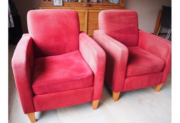 2 Stevige rode Stoelen - P1240065