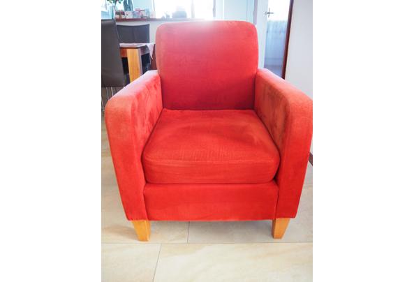 2 Stevige rode Stoelen - P9140018