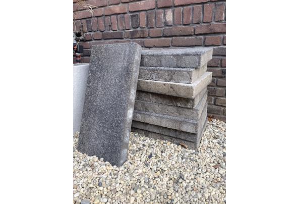 9 grijze terrastegels van 30 bij 60 cm - IMG_5377