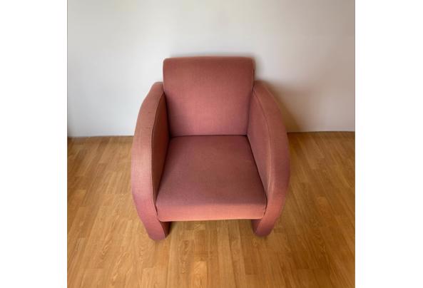 Twee dezelfde, heerlijk zittende stoelen. - Fauteuil-02