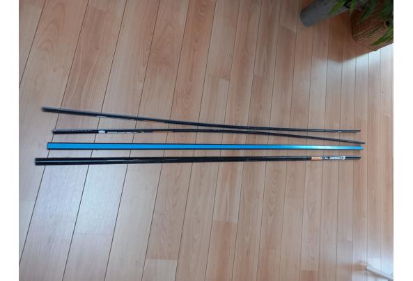 zwarte kabelgoten voor electriciteitskabels - 20260825_082647