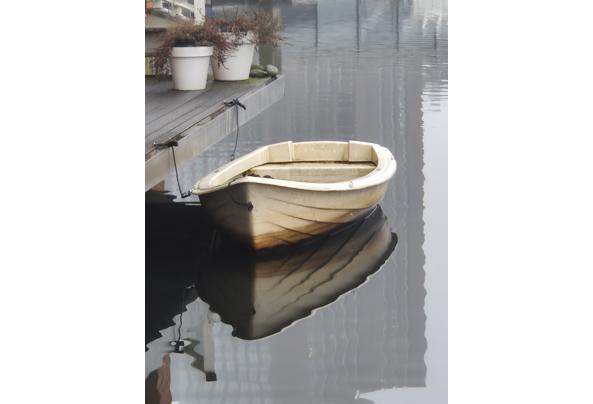 Solide polyester roeibootje - 1fd84c95-33de-4441-8c39-02ca3ef19bc2