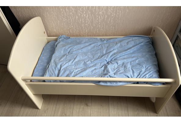 Peuterbed met matras en beddengoed - IMG_8929