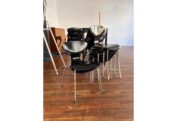 Stoelen uit theaterstudio ca. 30 - IMG-20260925-WA0003