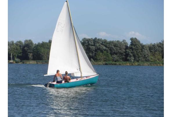 Polyester open zeilboot type Flying Junior (met schade) - 710da56e-bee4-4e6a-bbdb-b6987027e140