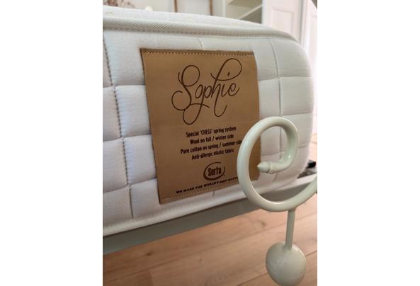 Mooie bed met matras 160X200cm - WhatsApp-Image-2024-09-02-at-14-29-08-(4)