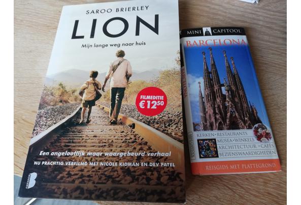 reisgids Barcelona 2011 en "Lion" van Saroo Brierley - gratis_afhalen1
