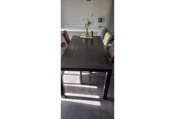 Eetkamertafel en 5 stoelen - 17260575245474719590373067310443