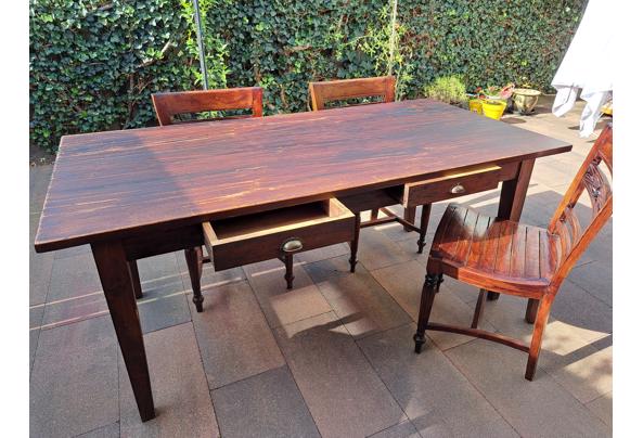 Eetkamer tafel en stoelen.Koloniale uitstraling - 20231007_125317