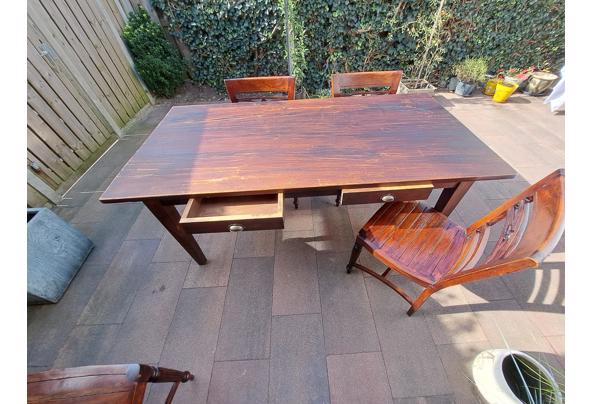 Eetkamer tafel en stoelen.Koloniale uitstraling - 20231007_125408
