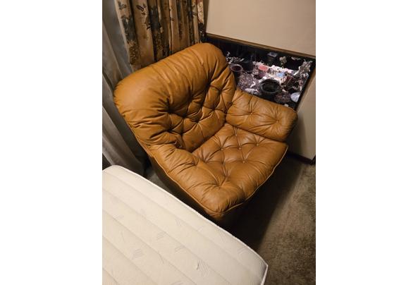 Bankstel driezits en twee stoelen - 20251116_212159