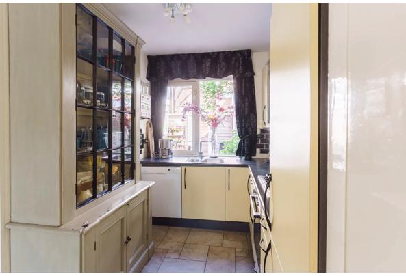 hoek keuken (2007) inclusief apparatuur (2015) - 597