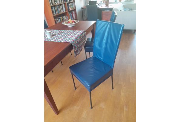 Vier eetkamerstoelen, blauw leer - 20250411_143443