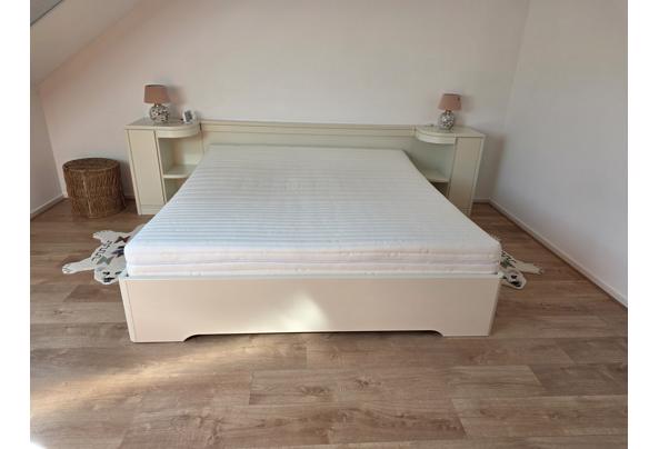 Nette tweepersoons bed - 20260721_172917
