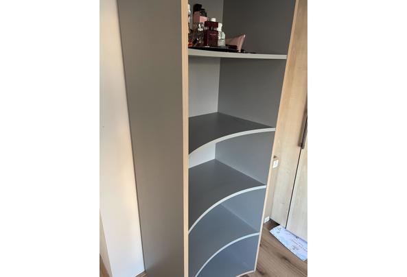 Lichtgrijze houten kast - IMG_1361
