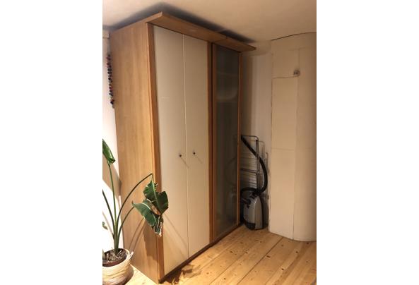 Kledingkast witte en glazen deuren (totaal 2 stuks) - IMG_9203