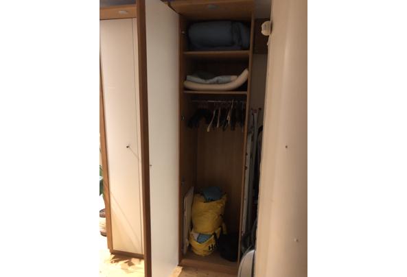 Kledingkast witte en glazen deuren (totaal 2 stuks) - IMG_9205