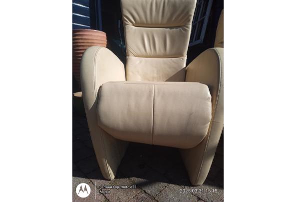 Twee Prominent relaxstoelen  - 49A09EA9-763F-452E-9F37-325A22E4FF7F