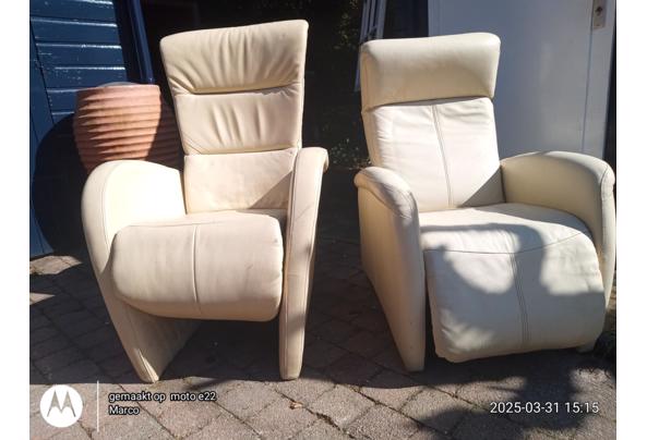 Twee Prominent relaxstoelen  - 9D372074-9087-4A96-A164-675181EBC00D