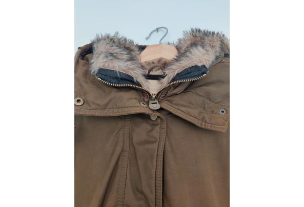 Winterjas van Pull&Bear maat M met verstelbaar centuur - IMG_20210316_111601