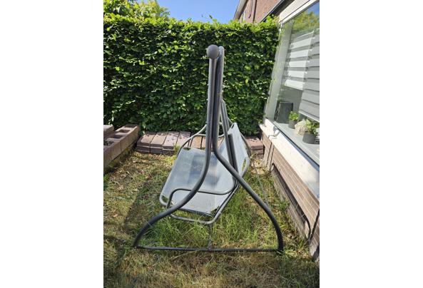 Stalen grijze tweezits schommelbank - 20250517_163025-(1)