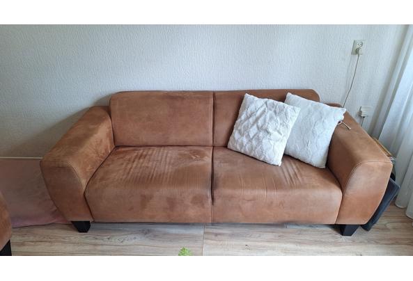 2 mooie banken - cd600df4-9588-4f10-9b2e-47a2a9b5b6e8
