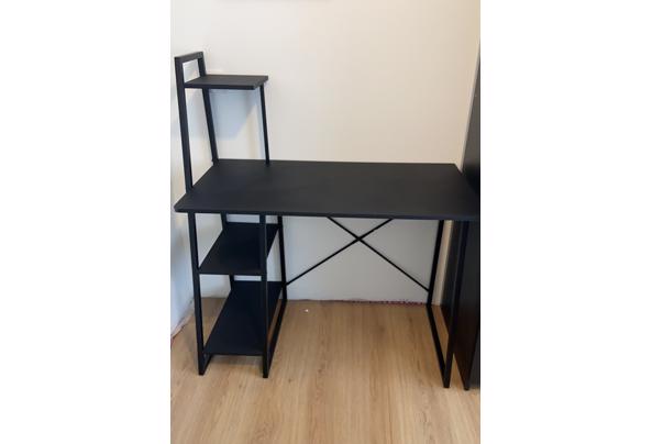 Bureau met extra planken - 67BD56D9-9FD6-4CA2-8389-291CAC574DE8