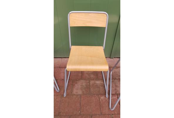 Vier stoelen buisframe met beukenhout - 20210603_171731