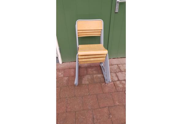 Vier stoelen buisframe met beukenhout - 20210603_171808