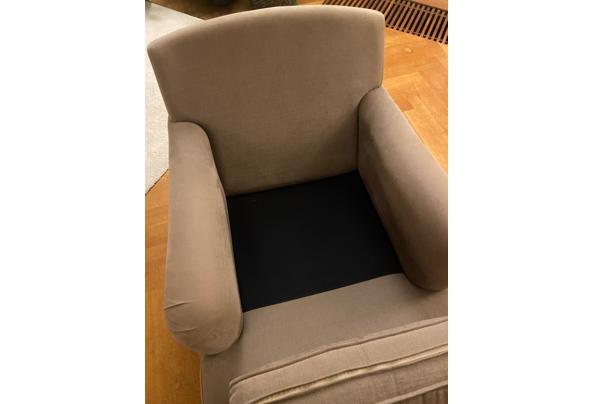 twee heerlijk zittende stevige fauteuils met stoffen bekleding, losse kussens en afneembare hoezen met rits - IMG-20250205-WA0001