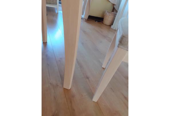Eettafel licht hout, rond (100 cm) met 4 beklede stoelen - Afgeschuinde-poten