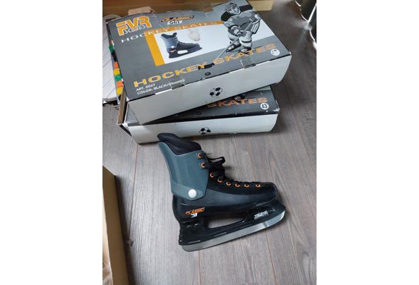 3 paar schaatsen.  - 20251216_142509