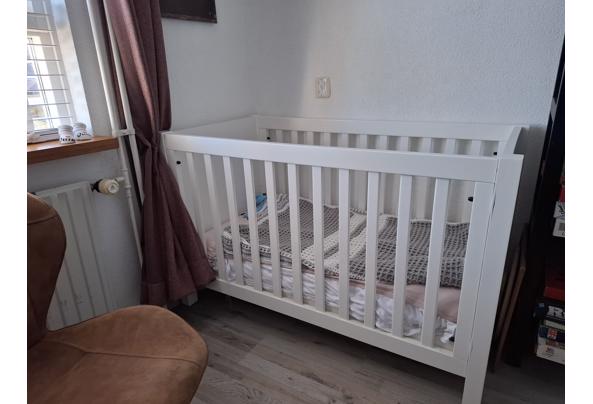 ledikantje, commode en rekje - 20260925_105545