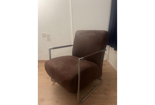 Bruine vegan suède fauteuil – comfortabele designstoel - IMG_2606 Bruine vegan suède fauteuil – comfortabele designstoel - IMG_2606