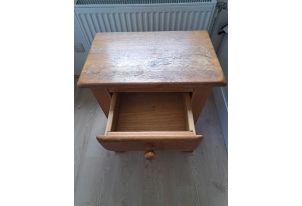 Houten nachtkastje - f24e935f-771b-42c2-b778-6a8908b64560